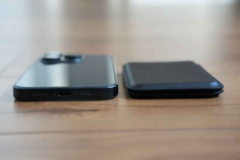 iPhone カードホルダー satechi