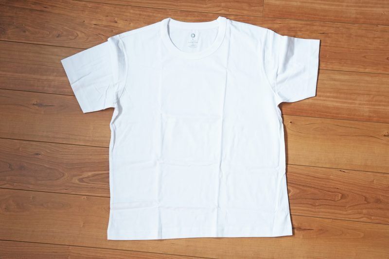 ファミリーマート　Tシャツ　しろ