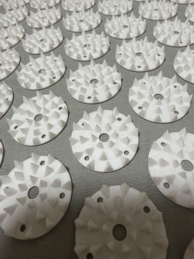 シャクティマット類似品のスパイク