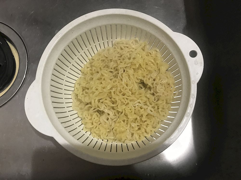 水を捨てる