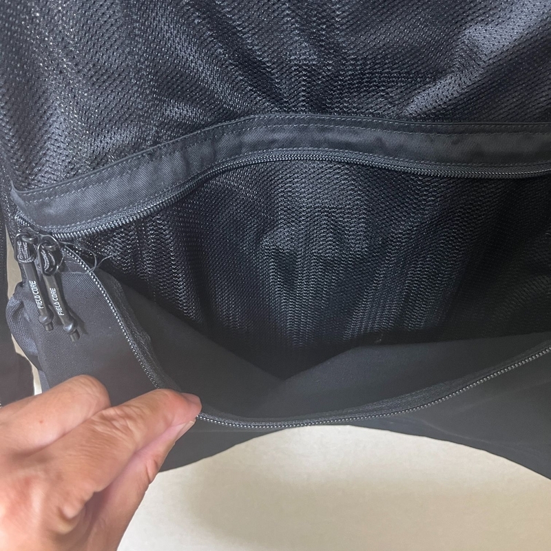 ライダージャケット背面ポケット