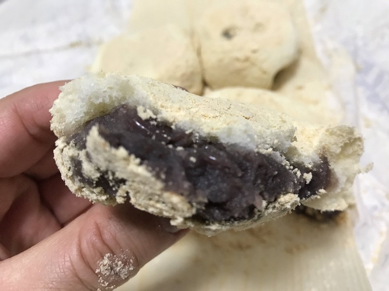 追分まんじゅう　餡子たっぷり
