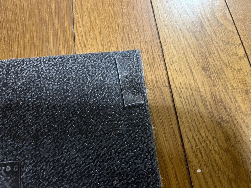 タイルカーペット両面テープ