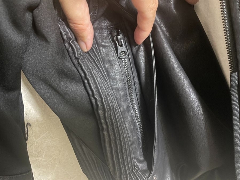 ライディングジャケット横ポケット
