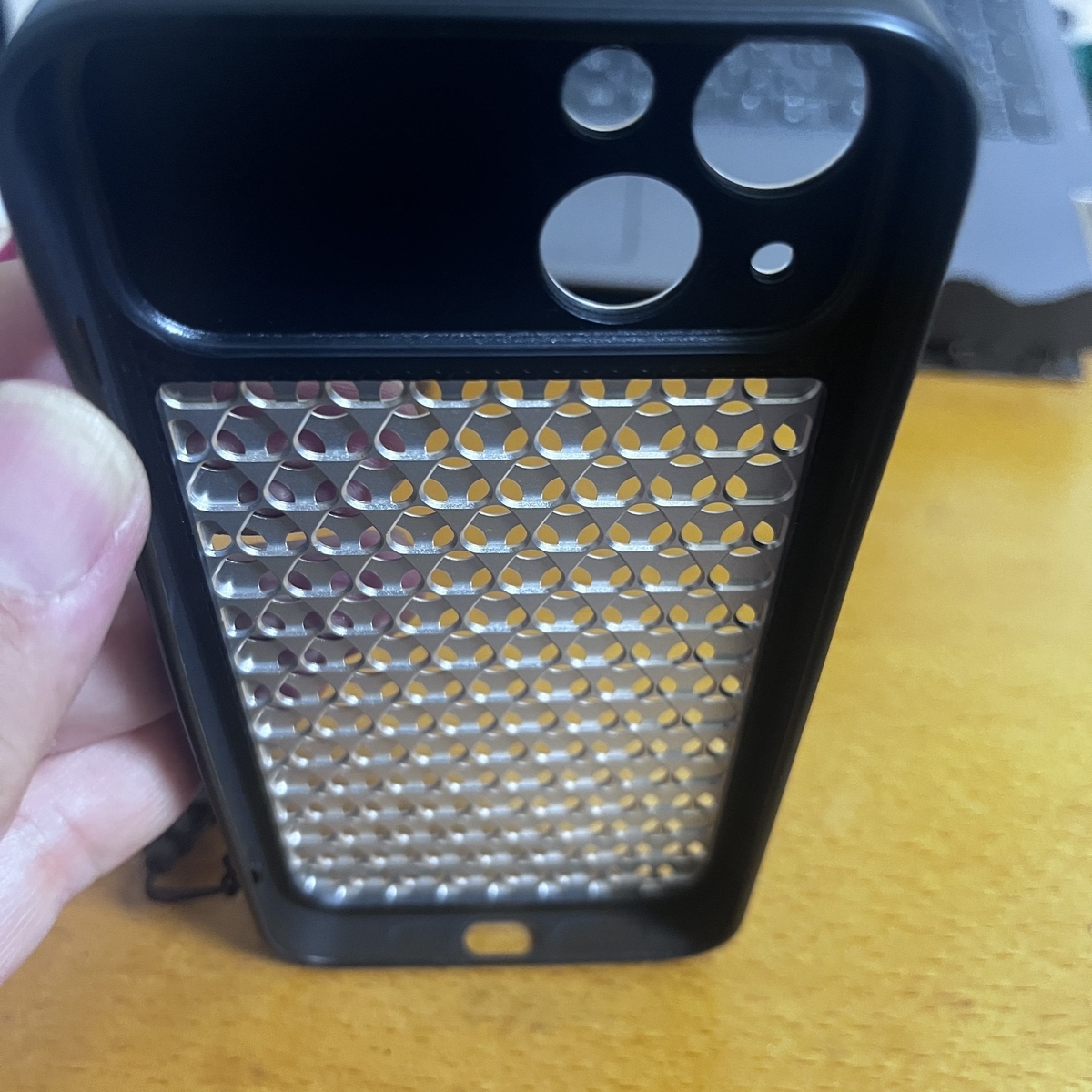 冷却 放熱 スマホケース 通気性