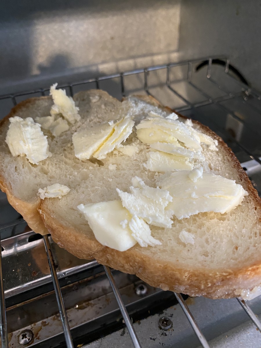 本当はもっと大量にバターを使いたかったけど遠慮した様子です