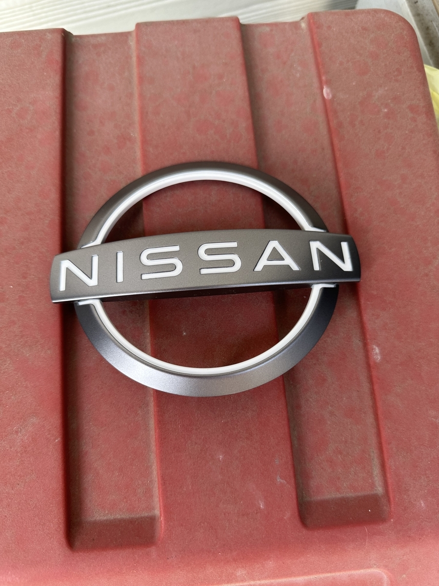 s*i様 ノート オーラ NISMO 後期用グリル 光るエンブレム加工済み 【補 めちゃ「カッコイイやん」 日産「ノート オーラ NISMO」に強力な