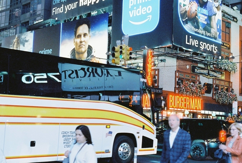 タイムズスクエアー,ニューヨーク,NYC,フィルム,Hands on film,midnight1600