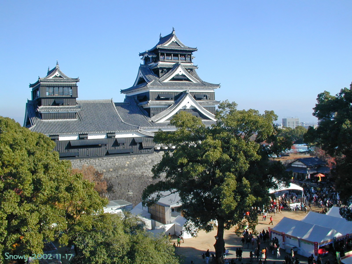 宇土櫓から見た天守閣　2002-11-17