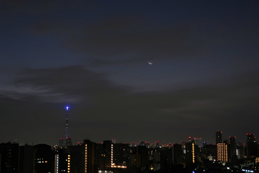 明けの明星と月(2020-12-13 05:55)