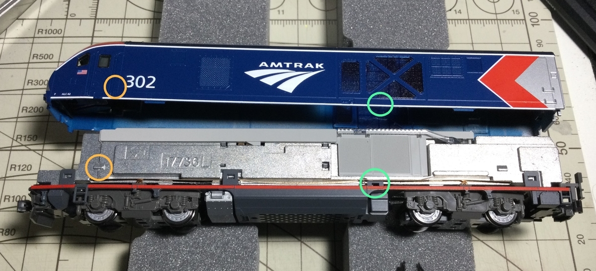 KATO製 ALC-42 チャージャー(N)の分解と室内灯取り付け - 鉄道趣味雑記帳