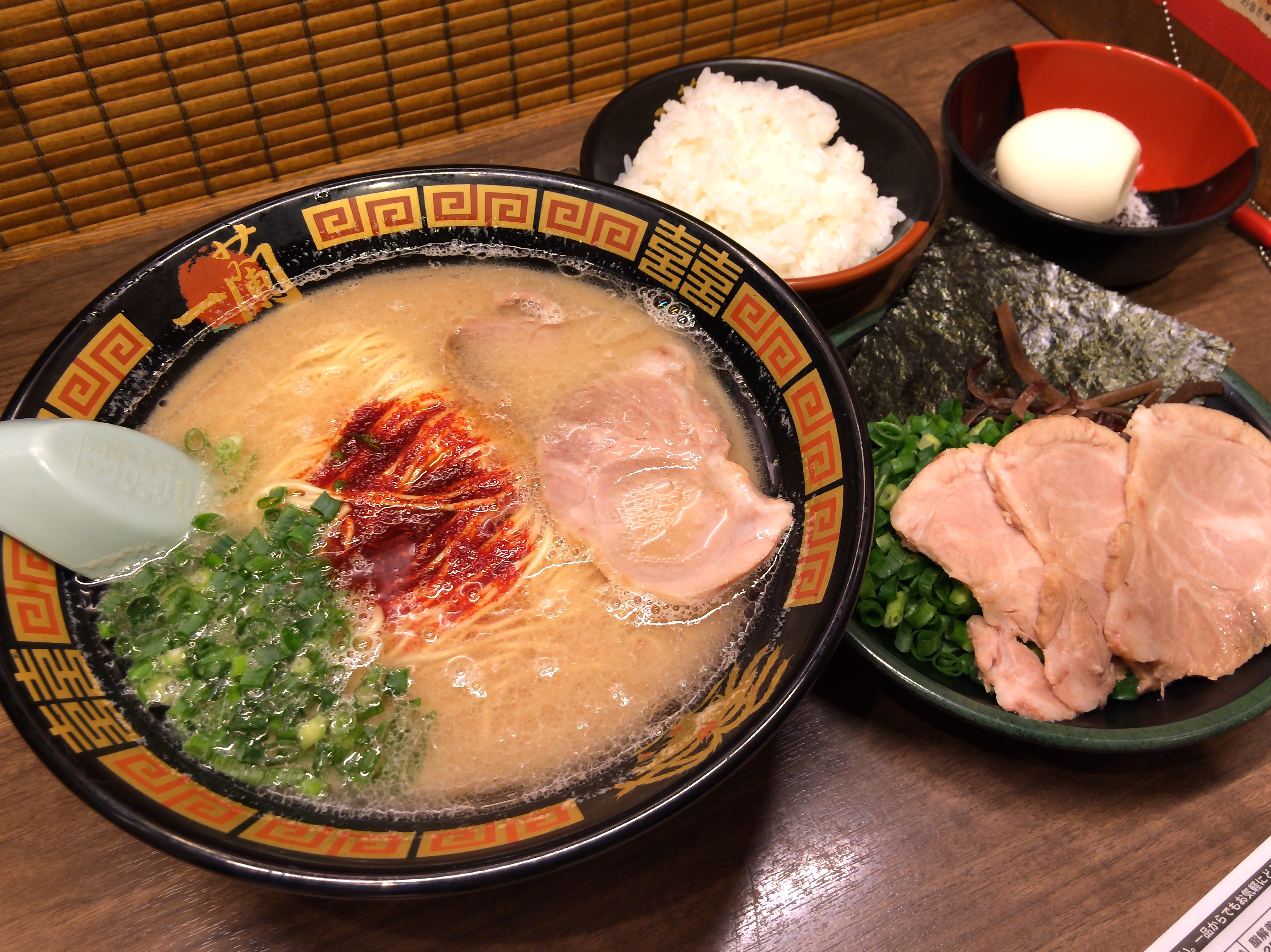 [一蘭][ラーメン][半熟塩ゆでたまご][トッピング特製盛り][小ごはん][税込み1610円]