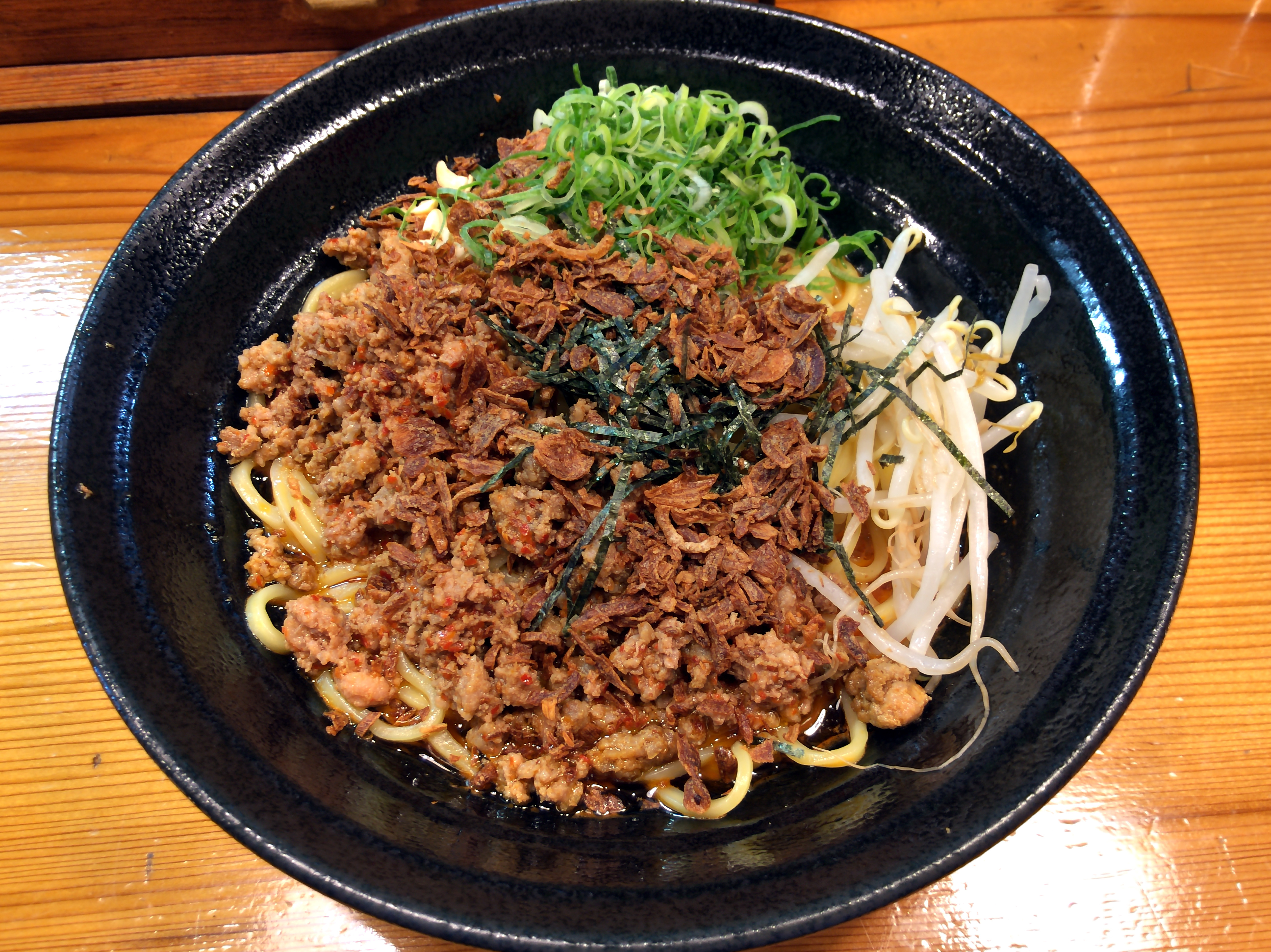 [油坊主][担々麺][850円][フライドガーリック][100円][（税込）]