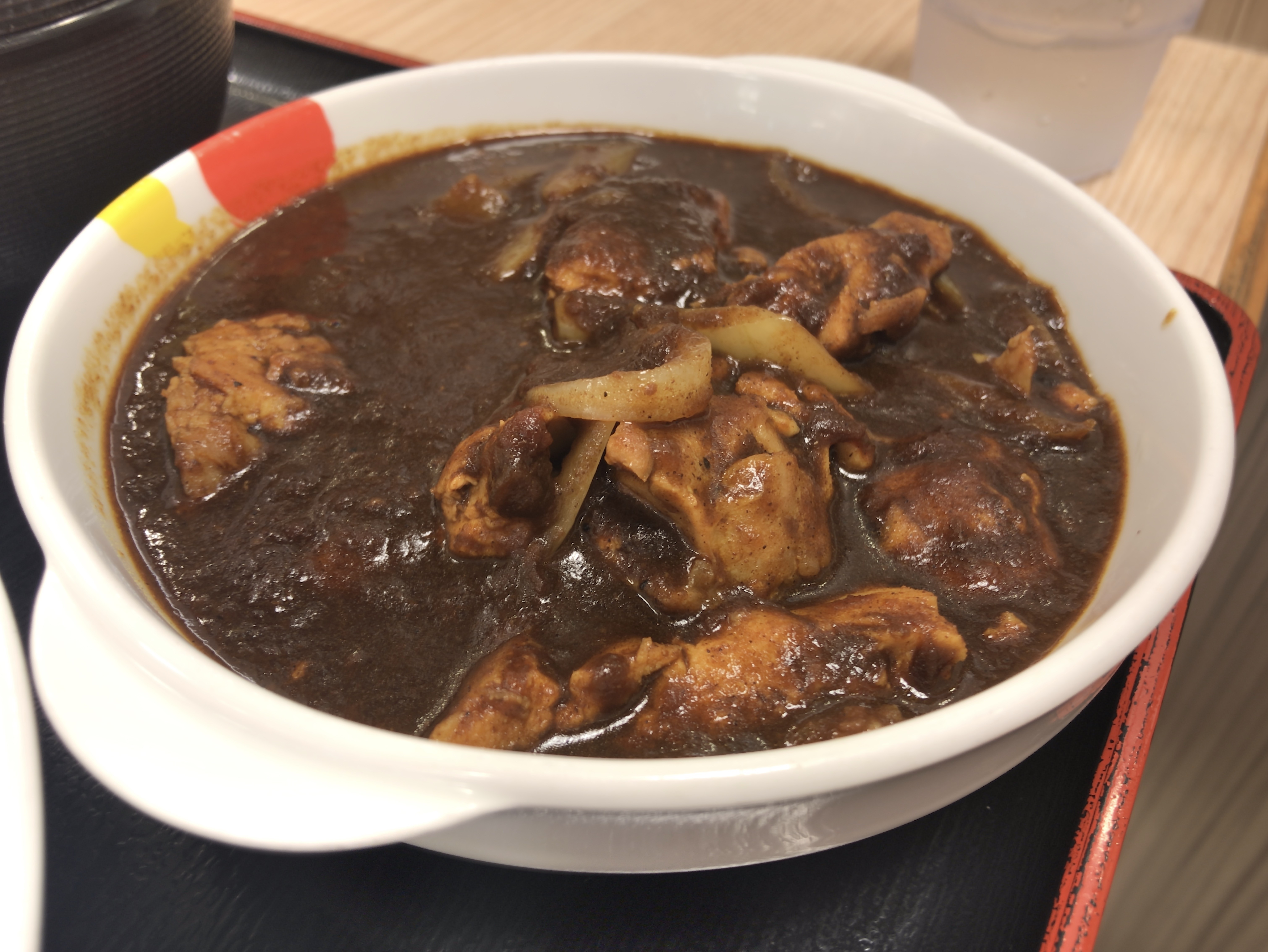 [松屋][ごろごろ][煮込みチキンカレー][税込み590円][910kcal]
