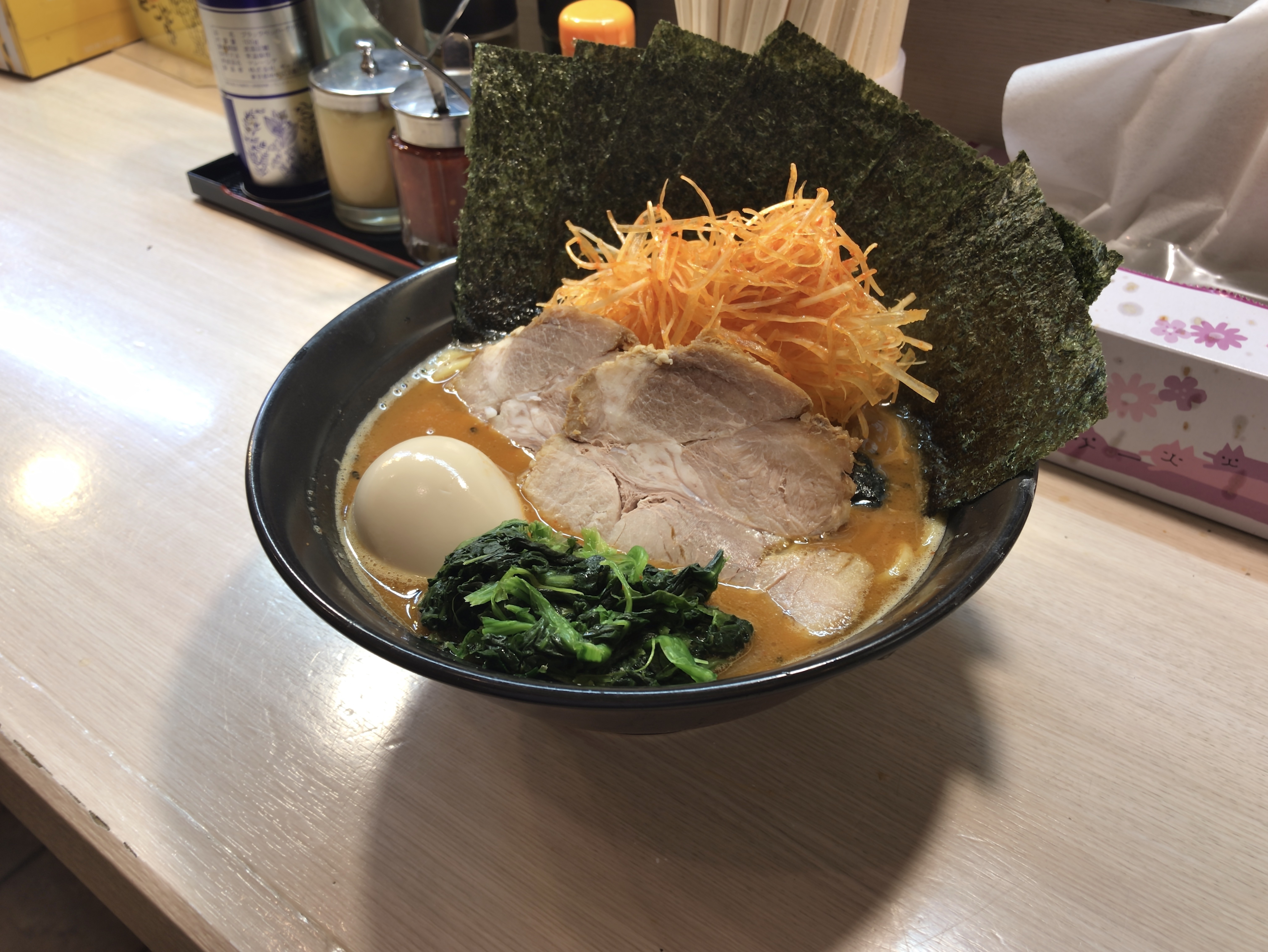 [カレタン][三軒茶屋店][豚骨辛味噌ラーメン][1周年セール価格][500円][家系トッピング][250円][（税込）]