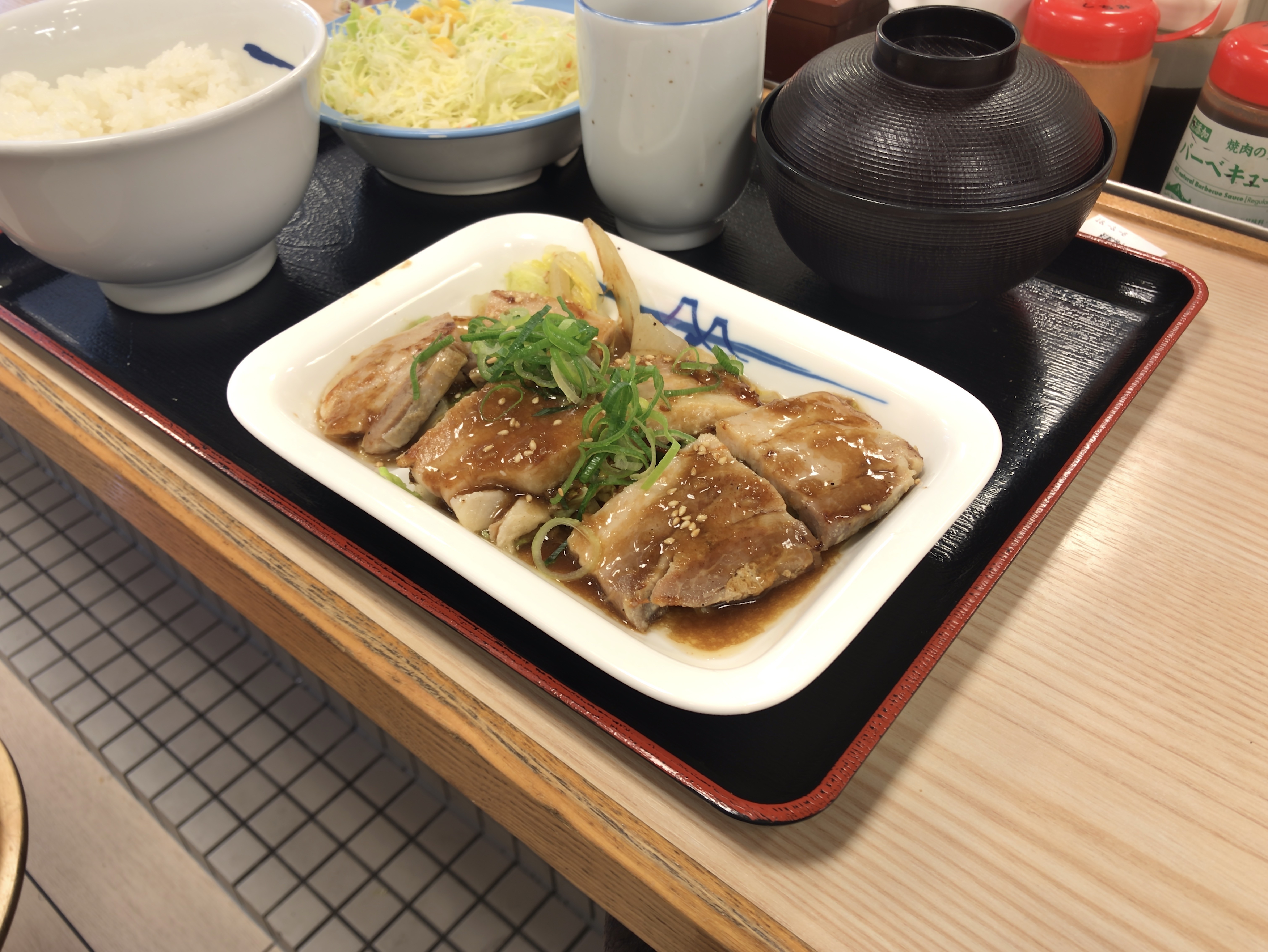 [松屋][ふわとろ豚と温野菜定][税込み680円][953kcal]