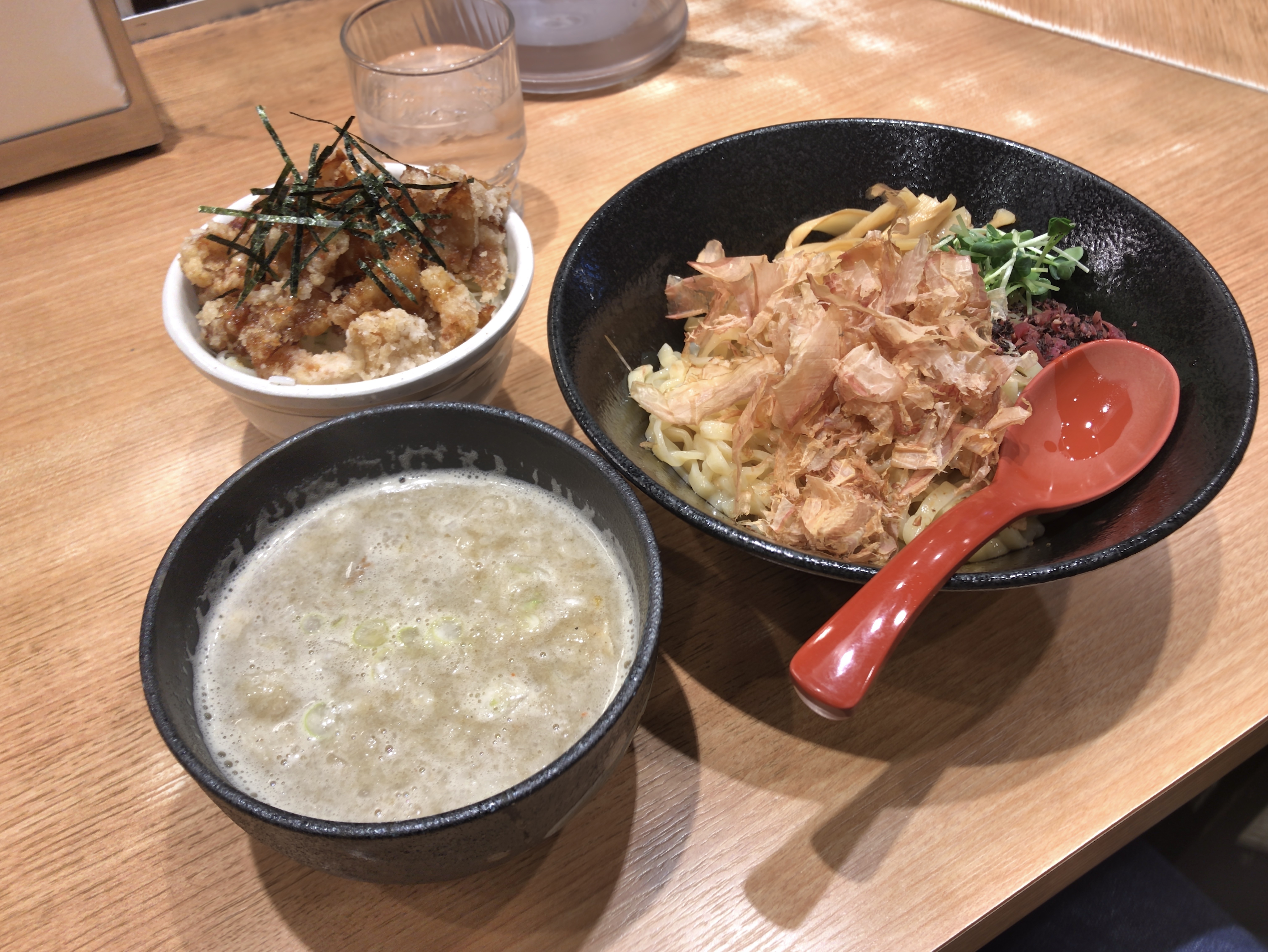 [つけめん哲][梅つけめん][900円][きざみ揚げ丼][280円][（税込）]