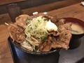 [すた丼屋]すた丼屋 ダイナミックすたみなトンテキ丼 880円 肉増し 150円 （税込）