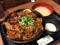 [すた丼屋]すた丼屋 特選W牛焼肉丼 税込み980円