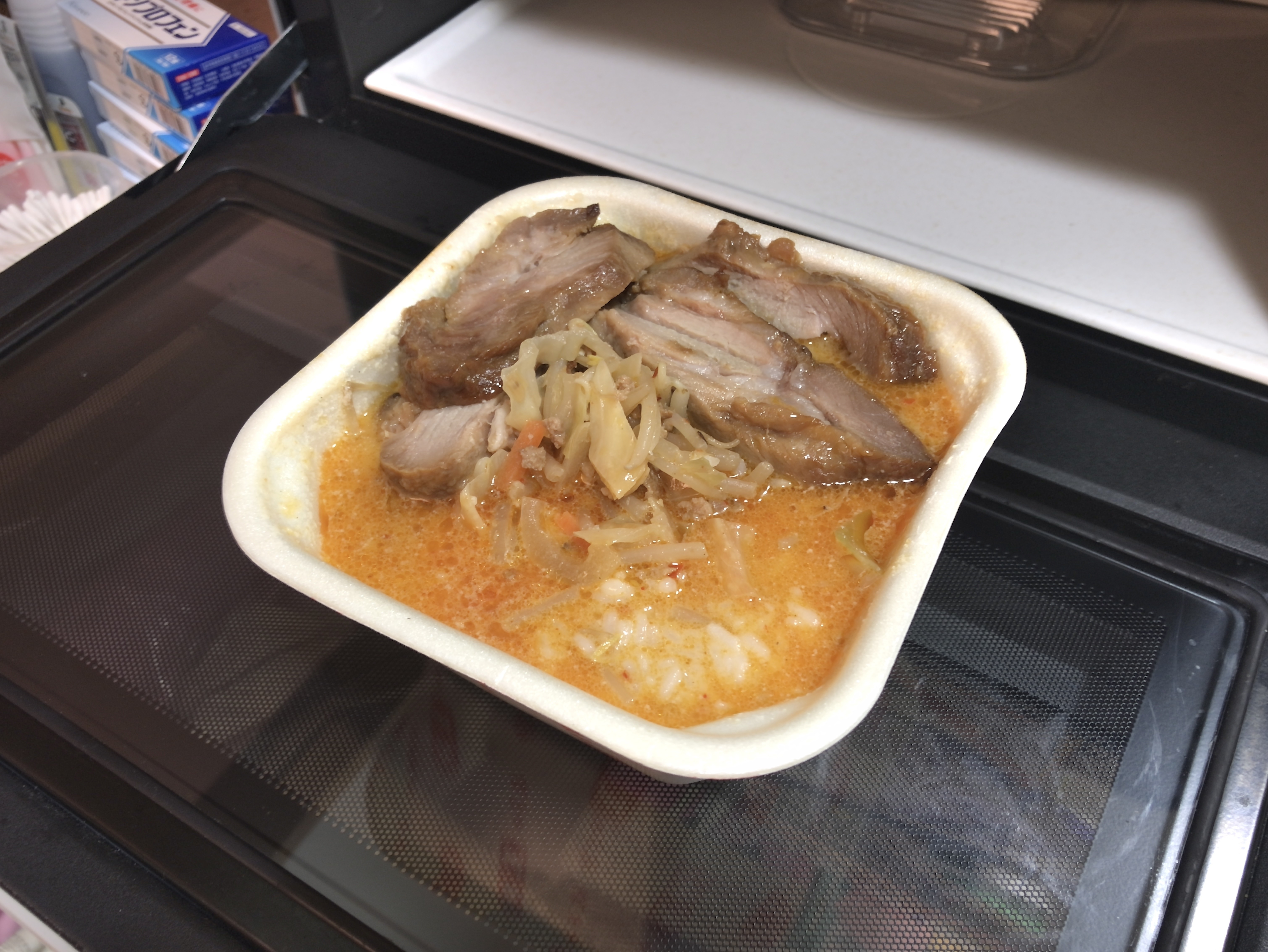 餃子の王将 辛さ激増し野菜たっぷり担々麺 スープライス