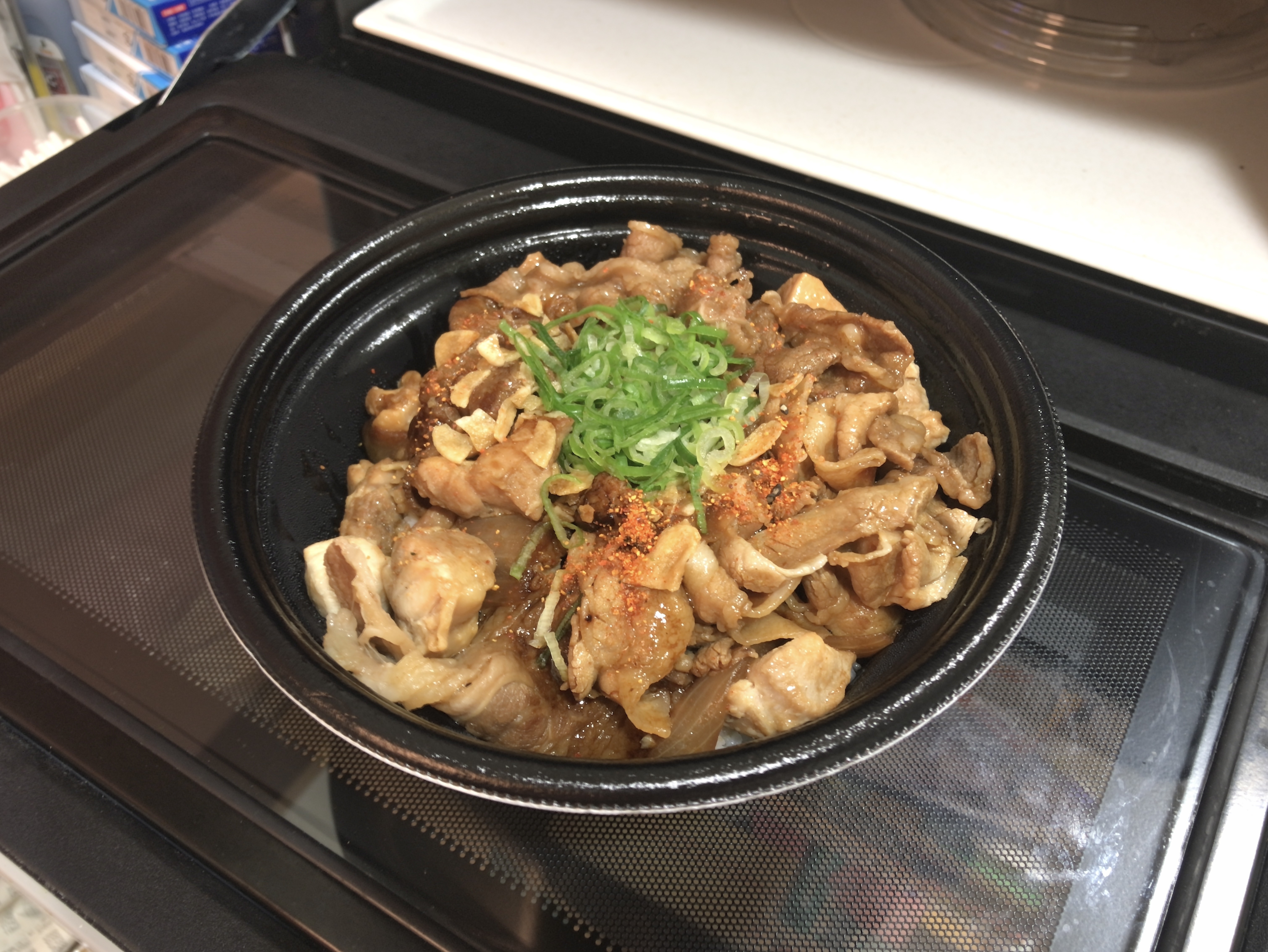 吉野家 スタミナ超特盛丼 税込み861円 1665kcal