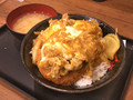 [すた丼屋]すた丼屋 伝説のすたみなロースカツ丼 税込み980円