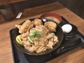 [すた丼屋]すた丼屋 唐揚げ合盛りとんこつ背脂すた丼 税込み1080円