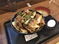 [すた丼屋]すた丼屋 すたみな厚切り熱盛焼肉丼 並盛り 税込み980円