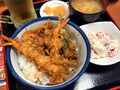[てんや]たれづけ海老づくし天丼 税込み890円 692kcal 2023年11月16日発売