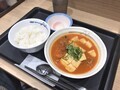 [松屋]牛豆腐キムチチゲセット 半熟玉子指定 ライス小盛 税込み690円 推定779kc