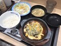 [松屋]たっぷりチーズビーフ100%ハンバーグ定食 税込み1290円 1565kcal