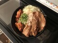 [豚エース]【具材マシ】二郎系厚切りチャーシュー&唐揚げ丼 Uber Eats価格税込み1600