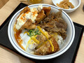 [かつや]牛・豚・鶏のトリプルカツ丼H（ヘビー） 税込み979円 2025年1月10日発売