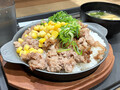 [松屋]鉄皿牛肉バターライス 大盛 税込み780円 1205kcal 2025年3月25日発売