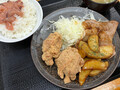 [からやま]にんにくからあげとガリバタ焼き定食 税込み979円 2025年4月18日発売