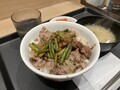 [松屋]焦がしにんにく牛バラ焼丼 並盛 税込み690円 792kcal 2025年5月27日発売