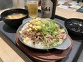 [松屋]鉄皿牛肉バターライス大盛 税込み950円 1413kcal 2025年7月15日発売