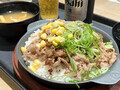 [松屋]鉄皿牛肉バターライス大盛 税込み950円 1413kcal 2025年7月15日発売