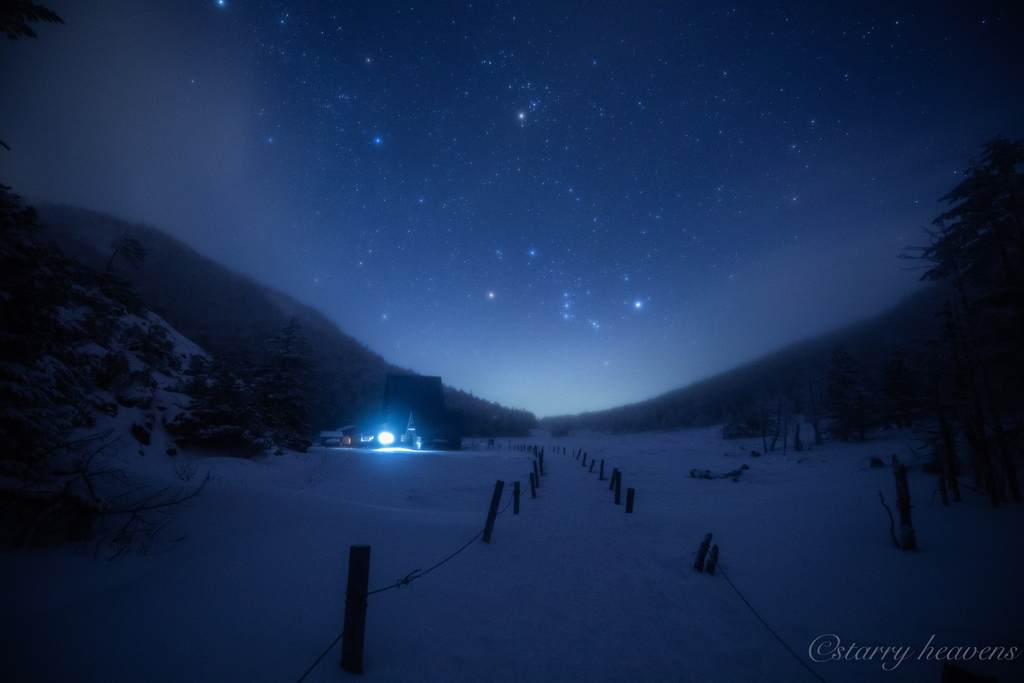冬の夜 天体撮影記 第84夜】 長野県 八ヶ岳連峰 縞枯山荘とオリオン座