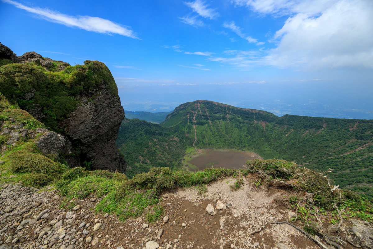 初夏の韓国岳から見た霧島の山、F10号、佐原聖春オンライン