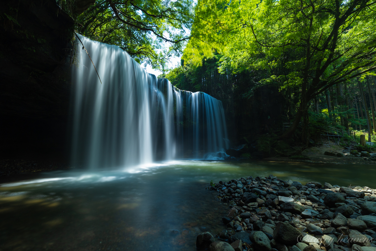 新緑深まる熊本県の鍋ヶ滝を撮影してきました。 - カメラと星景写真の日々