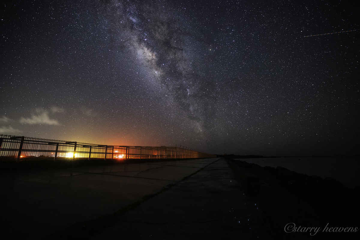 天体撮影記 第161夜 沖縄県 宮古島 伊良部島 17endビーチより下地島空港と夏の天の川を カメラと星景写真の日々 天体撮影記 第161夜 沖縄県 宮古島 伊良部島 17endビーチより下地島空港と夏の天の川を カメラと星景写真の日々