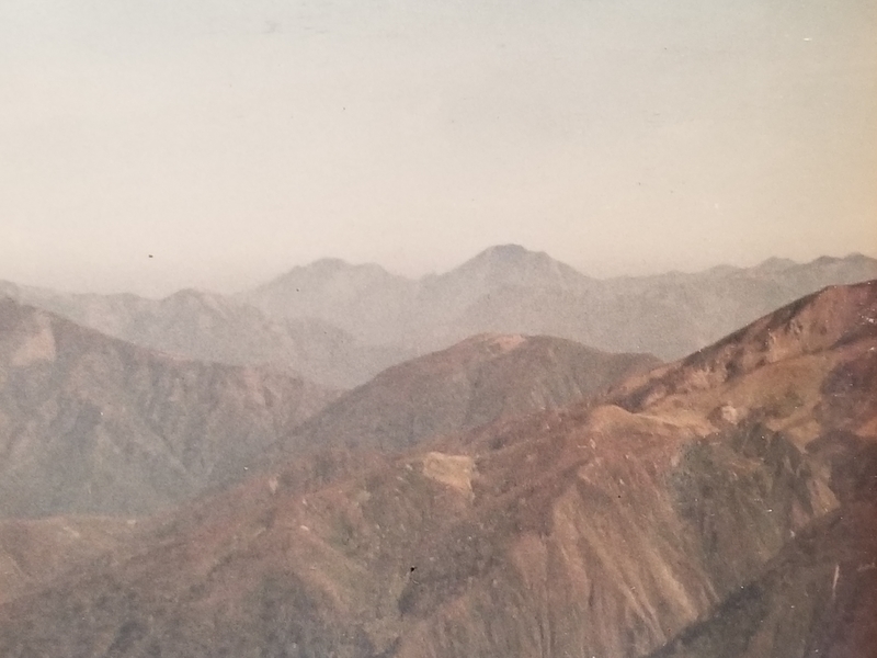 越後三山（右）
