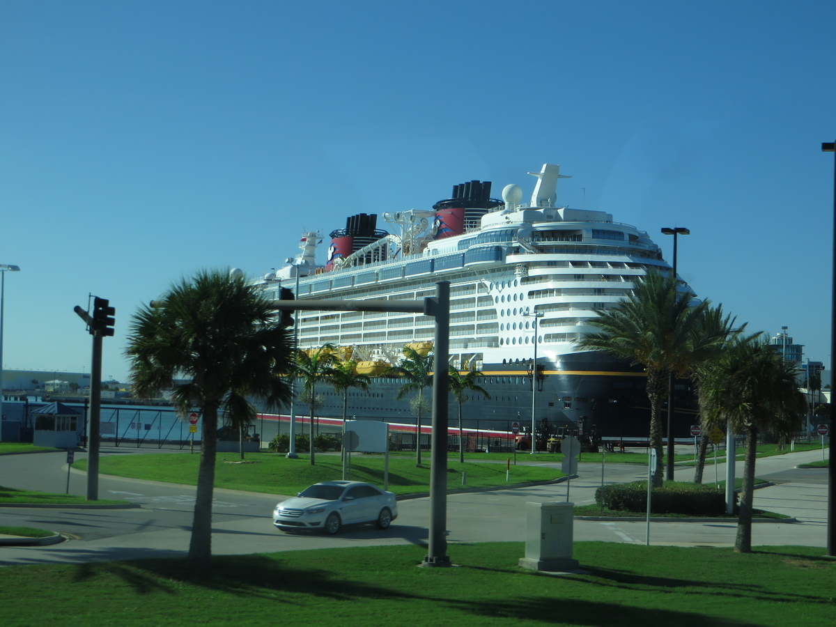 ディズニードリームへ移動 乗船 ディズニークルーズ17 Starwaveのdisney Hotels Life