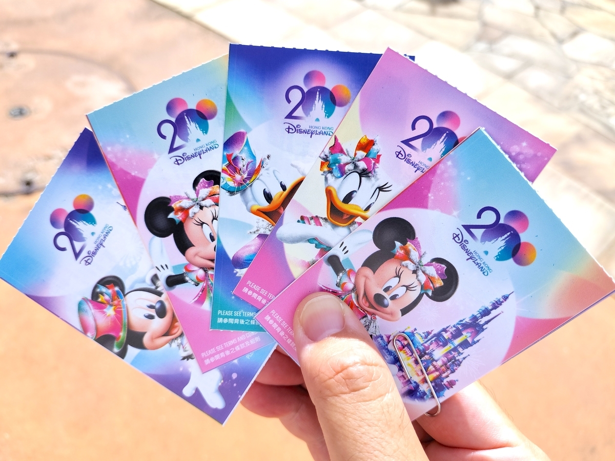 リクエスト商品4点香港ディズニー￼ 現地購入がオススメ!!]パークチケットとMyDisney HK特典＠香港