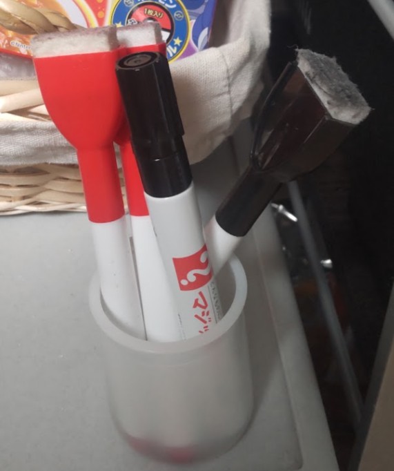 ティッシュの空箱でペン立て作り【廃材工作】 - xxすてっちびよりxx