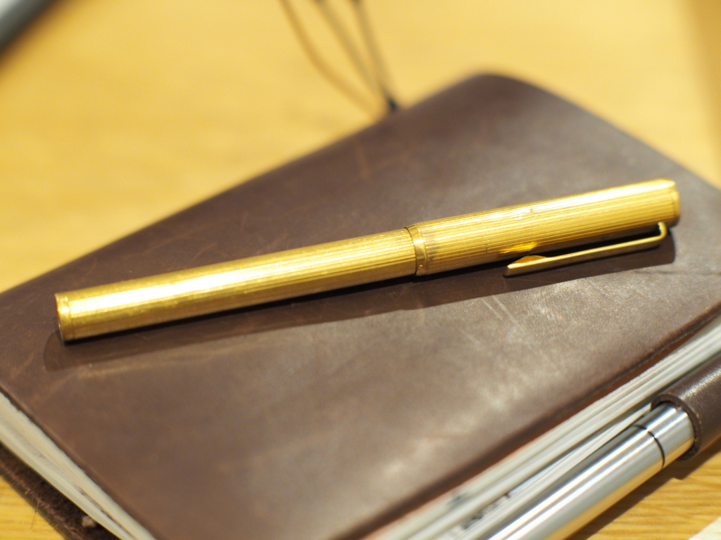 ダンヒル（dunhill）の万年筆を偶然入手 金ニブの素晴らしい書き味で
