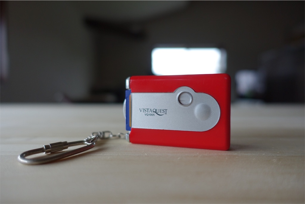 VISTAQUEST VQ1005（2006年型）LOMOっぽい写真が撮れると人気