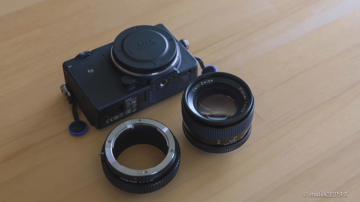 SIGMA fpでヤシコンレンズを装着するためのマウントアダプタを