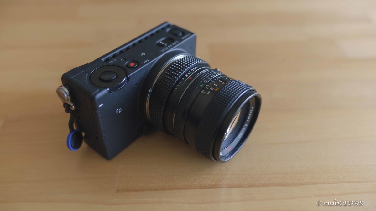 SIGMA fpでヤシコンレンズを装着するためのマウントアダプタを